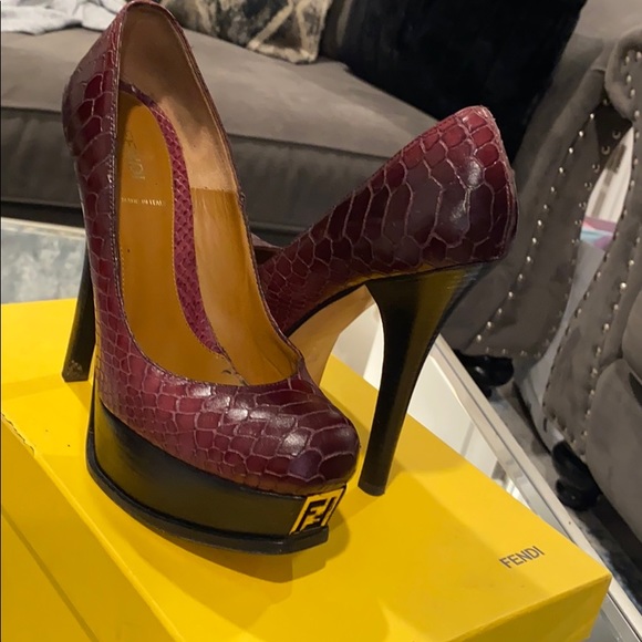 Shoes - Picture 5 of 5